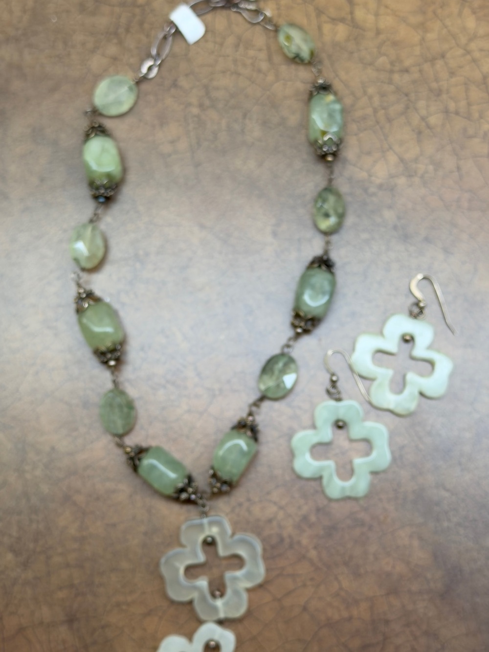 Green Stone Floral Pendant Necklace and Earrings Set